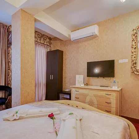 Imperia فندق فارنا